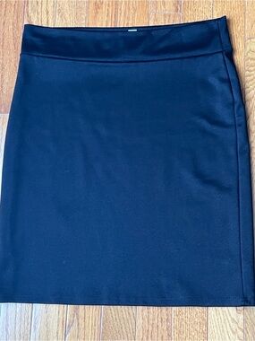 Women's Black Pencil Skirt - Classic Tailored Style